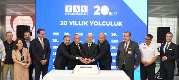 TAV Havalimanları İzmir’de 20. yılını kutluyor